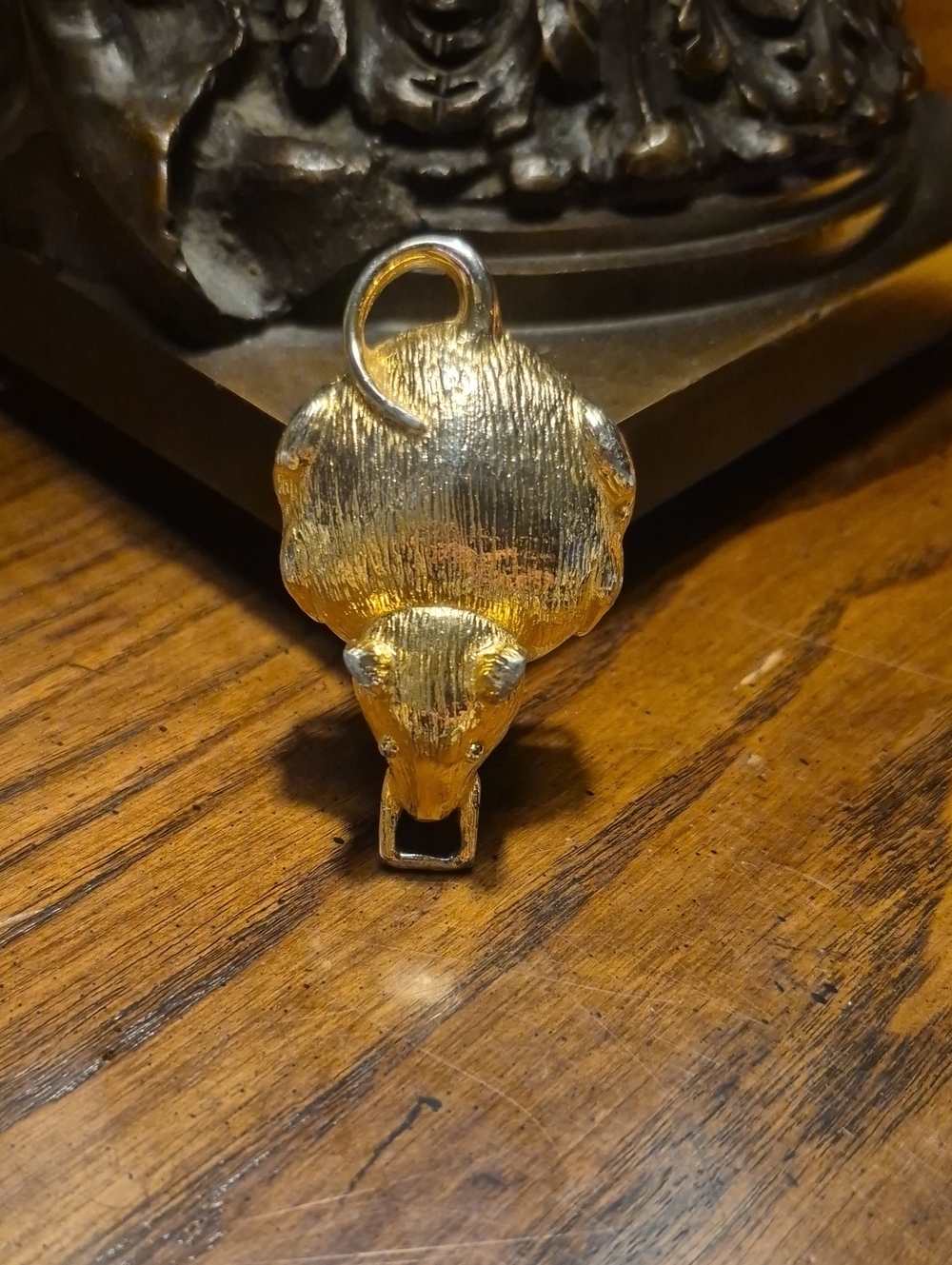 Jeannie 1979 Vintage Mouse Rat  Gold Tone Metal Belt Buckle